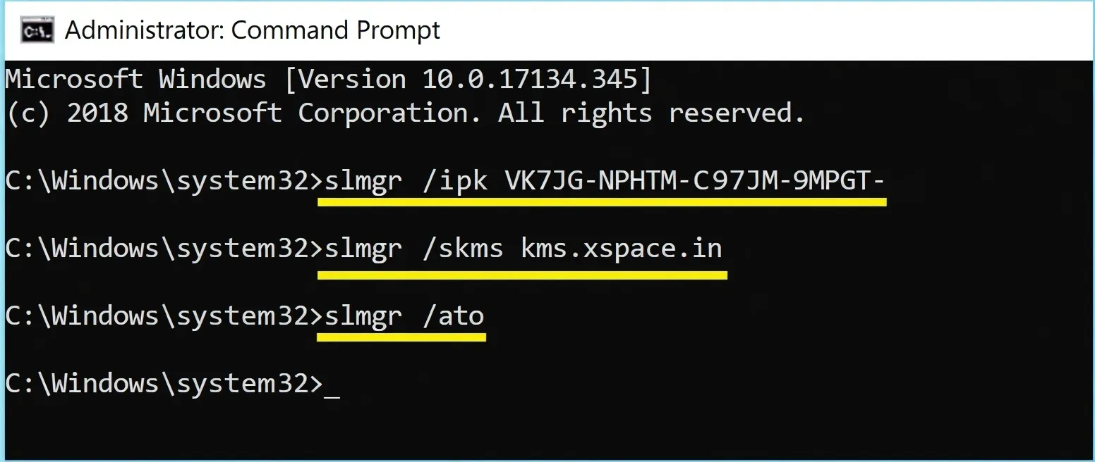 Símbolo del Sistema de Windows con comandos slmgr para activación